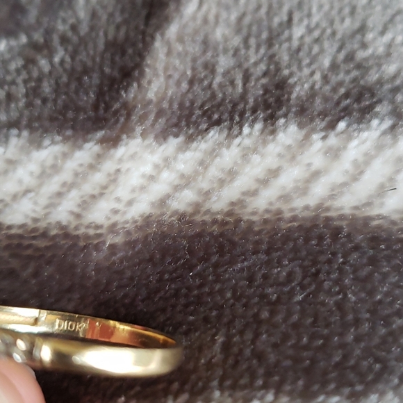 Ring - Picture 5 of 5